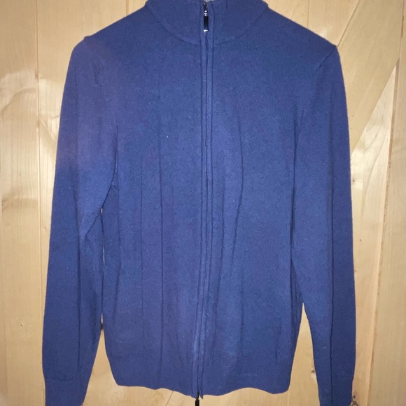 Sweater - Picture 3 of 11